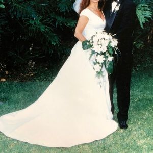 1990s classic style Wedding Dress